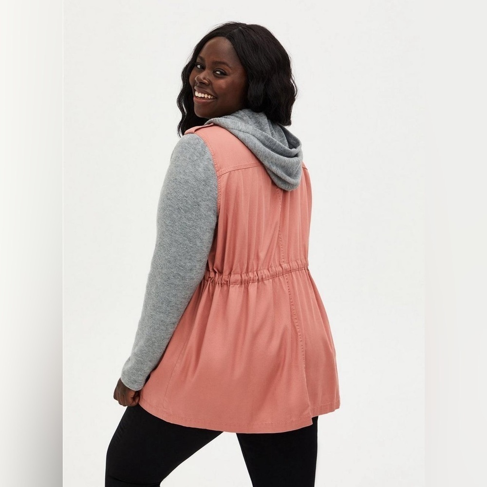 NEW Torrid Twill Hacci Sleeve Anorak Utility Jacket, Pink/Gray Plus Size 4X/26W - Picture 6 of 10